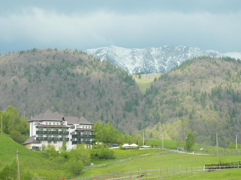 Nobillis - Carpathian Residence Peştera Exteriér fotografie