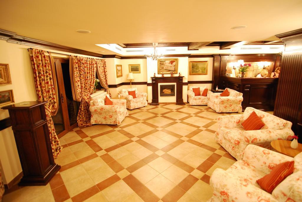 Nobillis - Carpathian Residence Peştera Exteriér fotografie