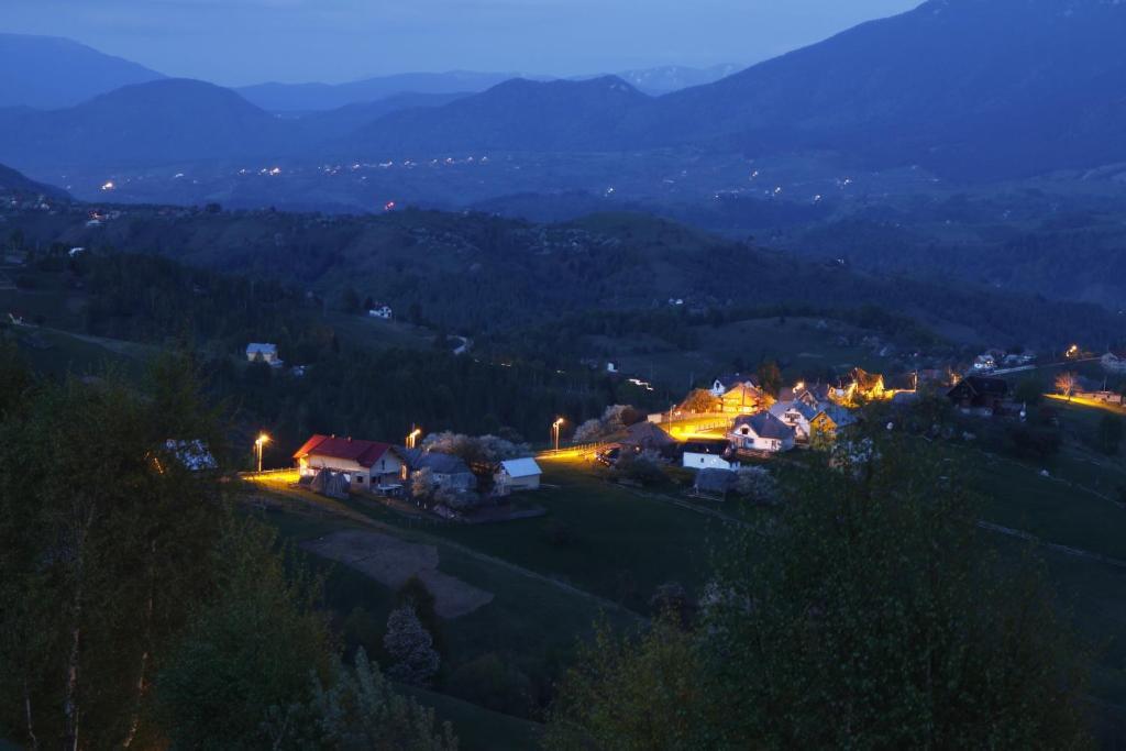 Nobillis - Carpathian Residence Peştera Exteriér fotografie